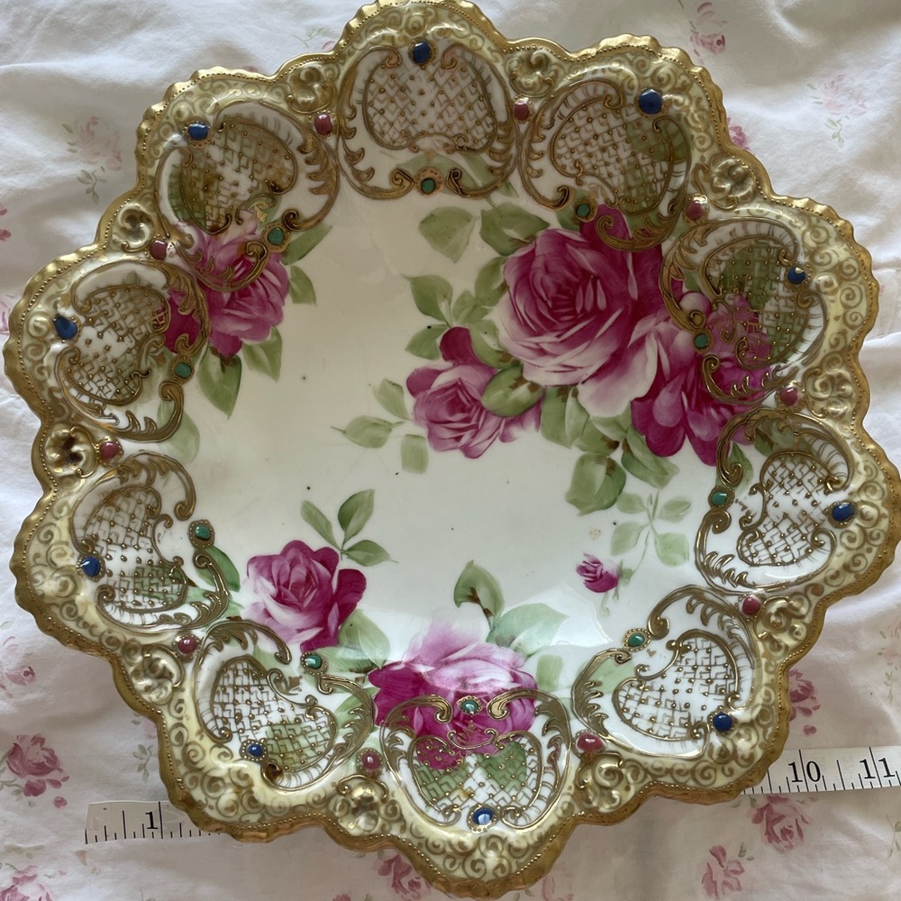 Antique Nippon Maple Leaf mark, hand painted Moriage porcelain bowl with roses
